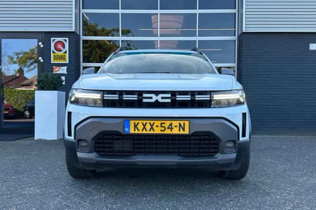Dacia Duster (2024) thumbnail 4