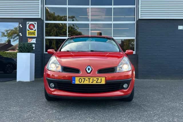 Renault Clio (2006) thumbnail 3
