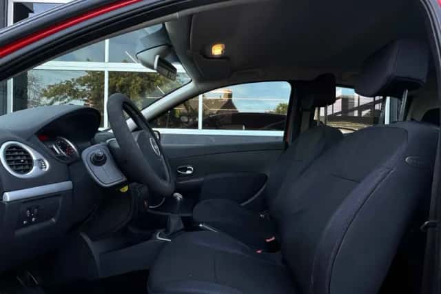 Renault Clio (2006) thumbnail 4