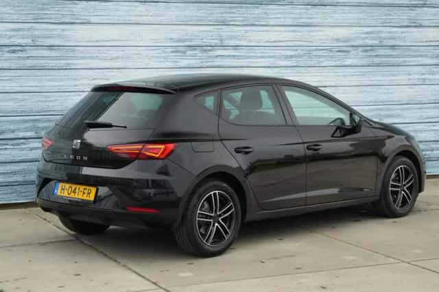 SEAT Leon (2020) thumbnail 3