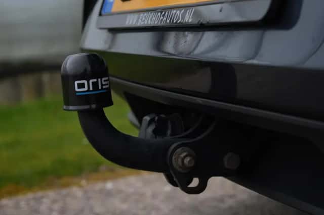 SEAT Leon (2021) thumbnail 2