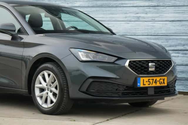 SEAT Leon (2021) thumbnail 5