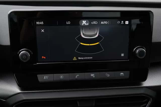 SEAT Leon (2021) thumbnail 6