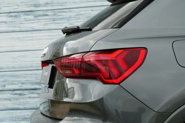 Audi Q3 (2019) thumbnail 3
