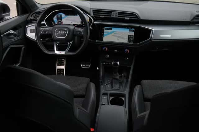 Audi Q3 (2019) thumbnail 6