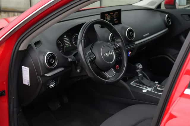 Audi A3 (2015) thumbnail 3