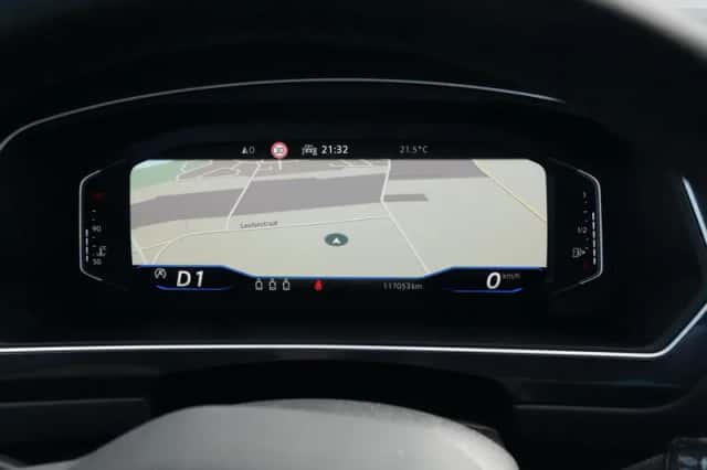 Volkswagen Tiguan (2021) thumbnail 5