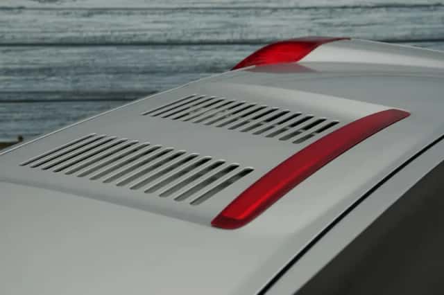 Toyota MR2 (2001) thumbnail 5