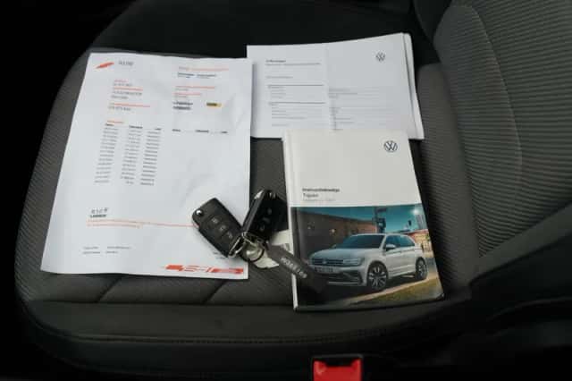 Volkswagen Tiguan (2020) thumbnail 2