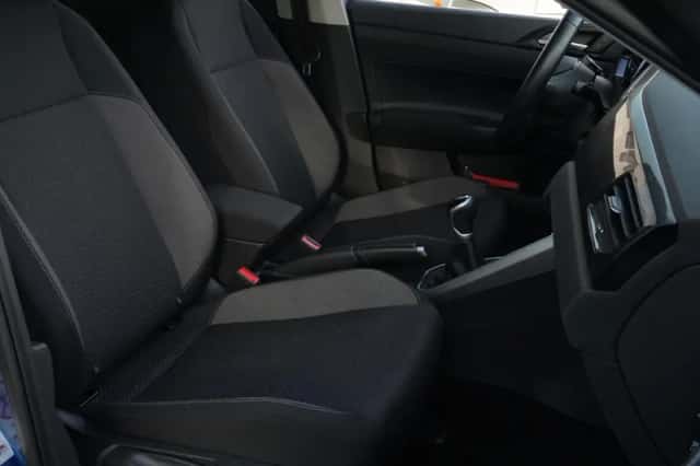 Volkswagen Polo (2023) thumbnail 2