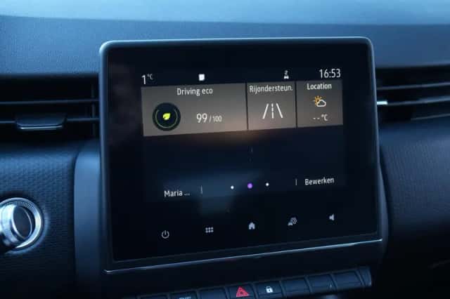Renault Clio (2021) thumbnail 3
