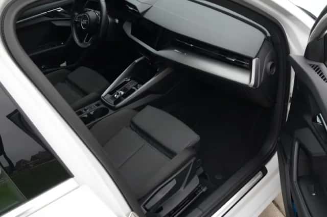 Audi A3 (2023) thumbnail 5