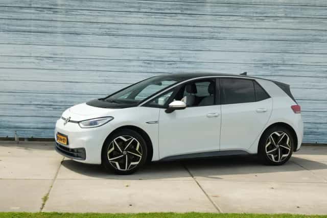 Volkswagen ID.3 (2020) thumbnail 1