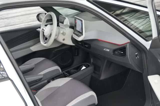 Volkswagen ID.3 (2020) thumbnail 2