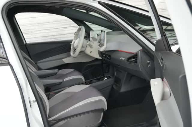 Volkswagen ID.3 (2020) thumbnail 4