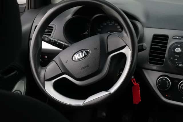 Kia Picanto (2013) thumbnail 2