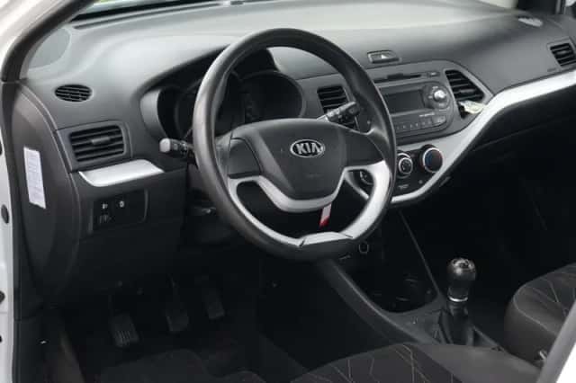 Kia Picanto (2013) thumbnail 4