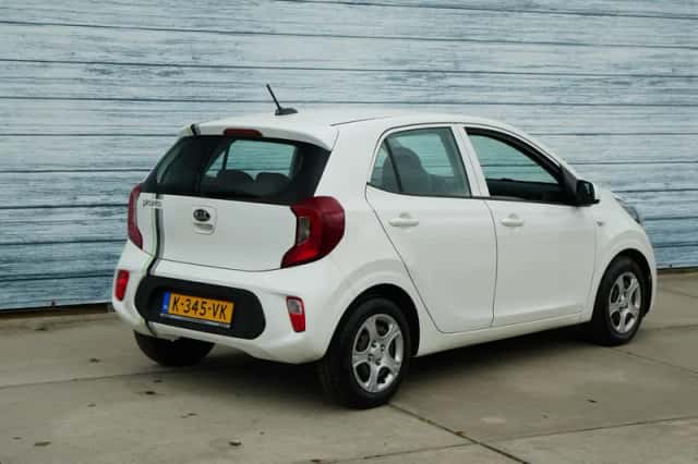Kia Picanto (2021) thumbnail 4