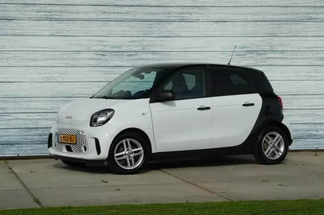 Smart EQ forfour (2021) thumbnail 1