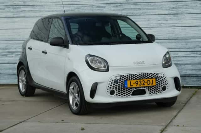 Smart EQ forfour (2021) thumbnail 2