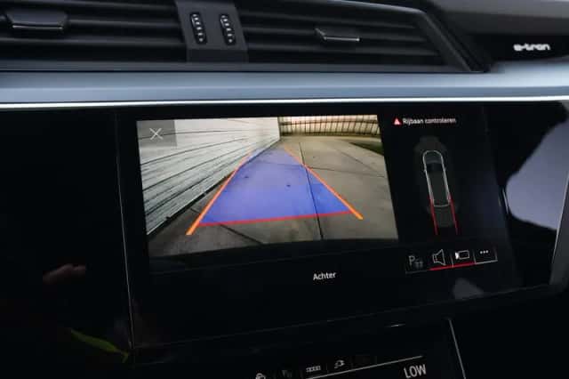 Audi e-tron (2022) thumbnail 6