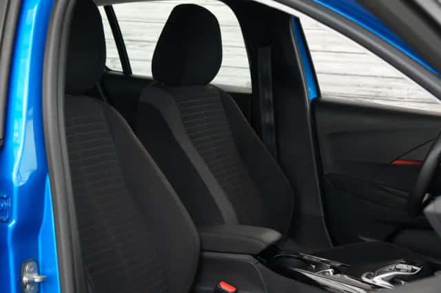 Peugeot e-208 (2021) thumbnail 2