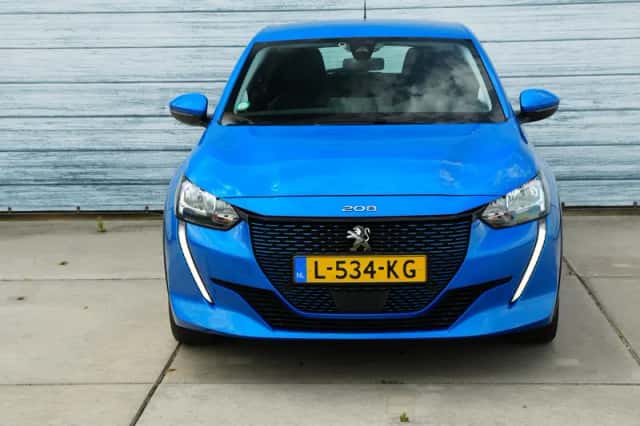 Peugeot e-208 (2021) thumbnail 5