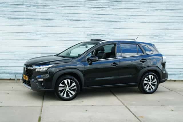 Suzuki S-Cross (2022) thumbnail 1