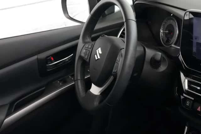 Suzuki S-Cross (2022) thumbnail 2