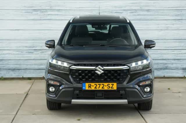Suzuki S-Cross (2022) thumbnail 3