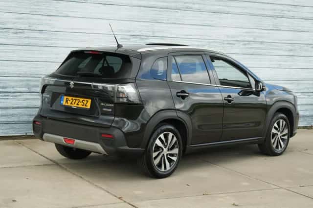 Suzuki S-Cross (2022) thumbnail 5
