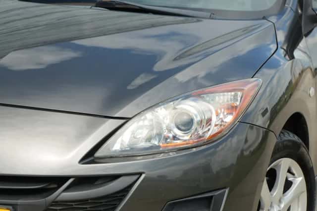 Mazda 3 (2010) thumbnail 2