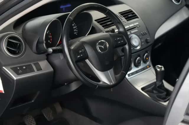 Mazda 3 (2010) thumbnail 4