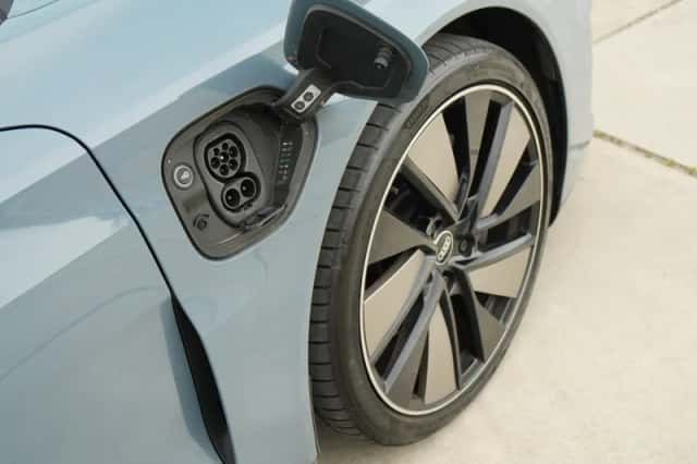Audi e-tron GT (2021) thumbnail 3