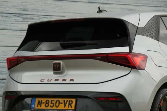 CUPRA Born (2021) thumbnail 3