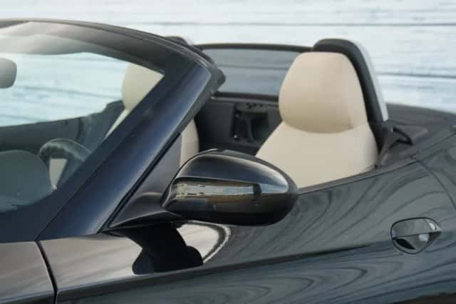 BMW Z4 (2010) thumbnail 2