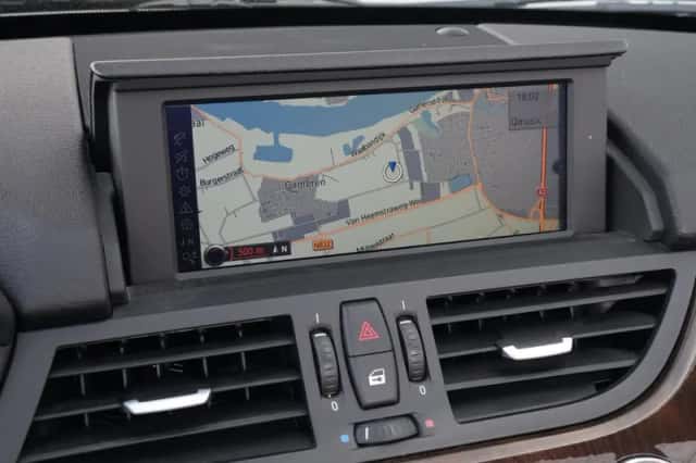 BMW Z4 (2010) thumbnail 3