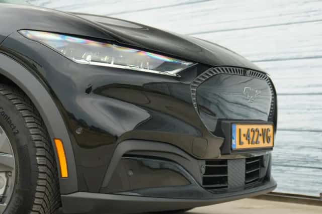 Ford Mustang Mach-E (2021) thumbnail 3