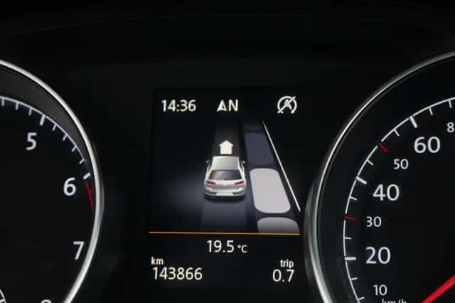 Volkswagen Golf (2015) thumbnail 5