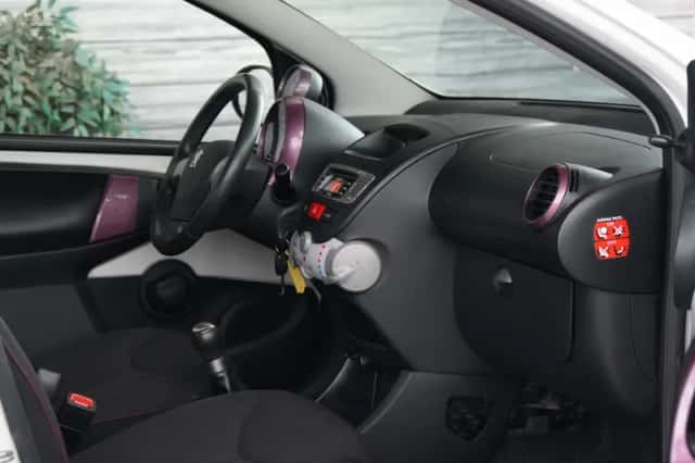 Peugeot 107 (2013) thumbnail 2
