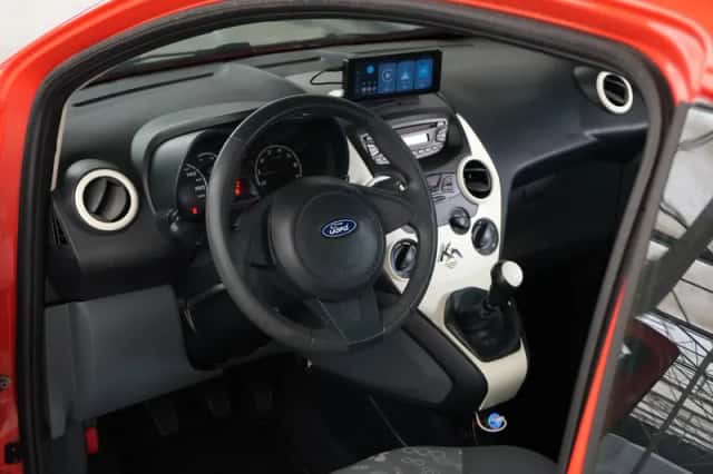 Ford Ka (2011) thumbnail 2