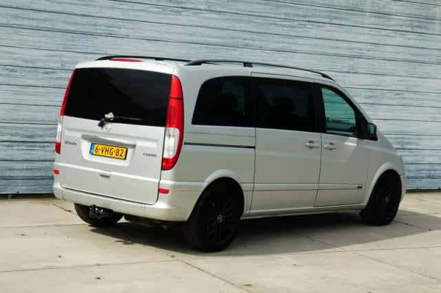 Mercedes-Benz Viano (2010) thumbnail 2
