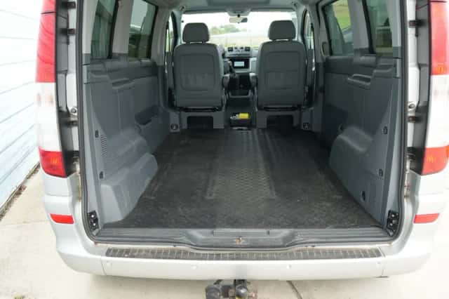Mercedes-Benz Viano (2010) thumbnail 4