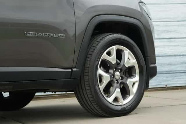 Jeep Compass (2019) thumbnail 2
