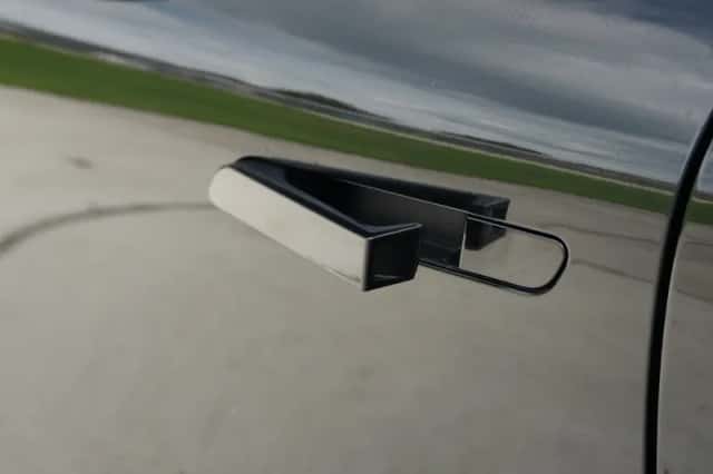 Renault Mégane E-Tech (2022) thumbnail 4