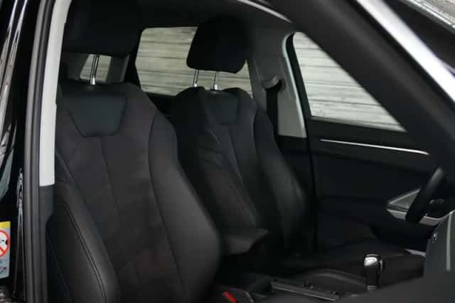 Audi Q3 (2019) thumbnail 3