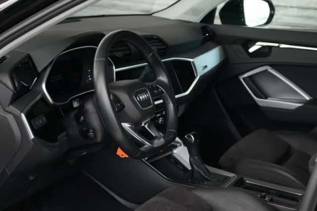 Audi Q3 (2019) thumbnail 5