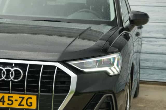 Audi Q3 (2019) thumbnail 6
