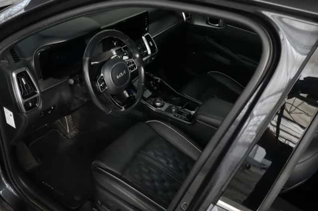 Kia Sorento (2022) thumbnail 5