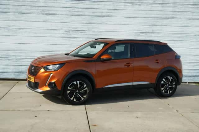 Peugeot e-2008 (2021) thumbnail 1